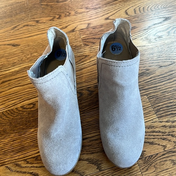 WHITE MOUNTAIN - Leather Ankle Boots size 6.5 - Picture 2 of 6